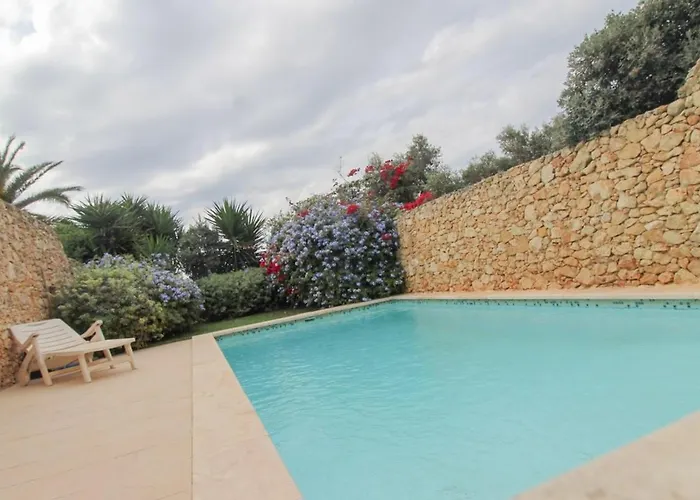 Vilă - 4 Double Bedroom With Pool *