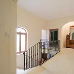 - 4 Double Bedroom With Pool *