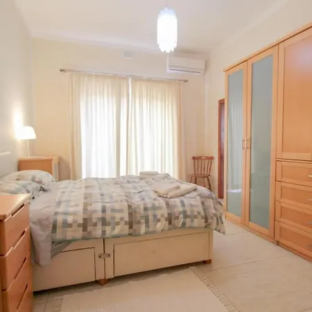 - 4 Double Bedroom With Pool * Għarb