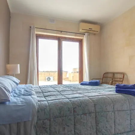 Villa - 4 Double Bedroom With Pool *