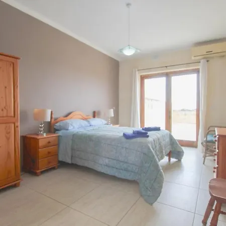 - 4 Double Bedroom With Pool * Għarb