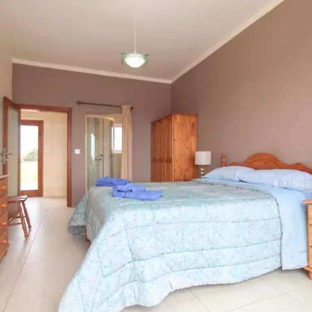 - 4 Double Bedroom With Pool Villa