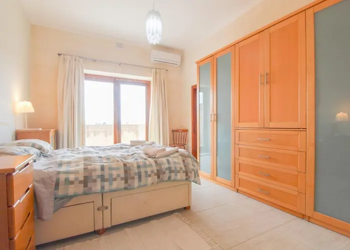 Villa - 4 Double Bedroom With Pool Għarb