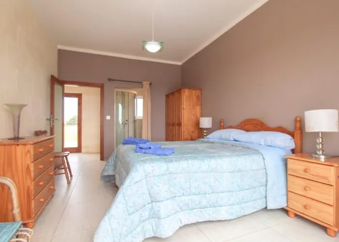 - 4 Double Bedroom With Pool Villa